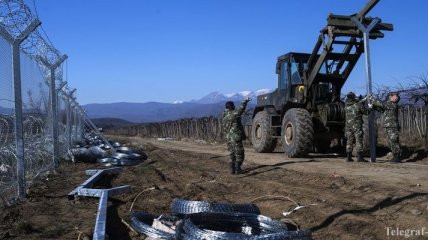 Македония начала строительство нового забора на границе с Грецией