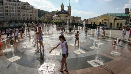 Прогноз погоды на 15 июня: в Украине будет жарко и дождливо 
