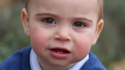Принцу Луї два роки: нові фото нащадка Британської корони