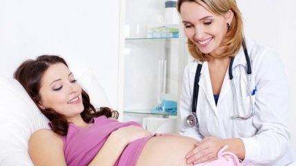 Выделения при беременности: подтекание околоплодных вод