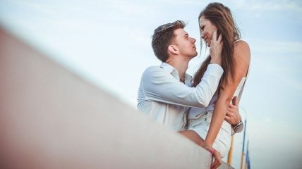 Топ-6 романтичних способів зробити пропозицію коханій вдома