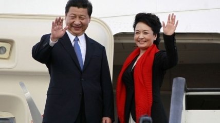 Видео о светлой любви главы КНР и его жены взорвал интернет (Видео)