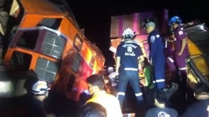Число пострадавших при столкновении поездов в Таиланде возросло