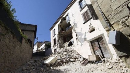 Землетрясение в Италии повредило около 300 исторических зданий