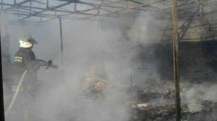 На Троещинском рынке в Киеве произошел пожар