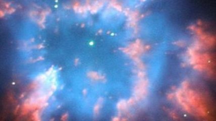 Телескоп "Хаббл" сфотографировал "рождественскую" туманность 