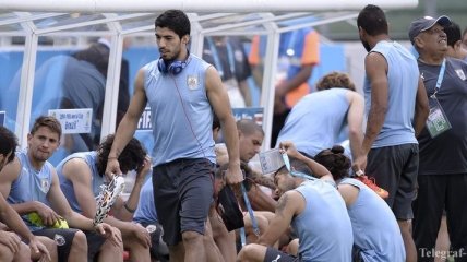 Сборная Уругвая начнет матч против Коста-Рики без Луиса Суареса
