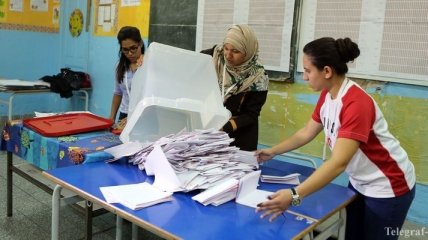 В Тунисе на выборах побеждает светская партия