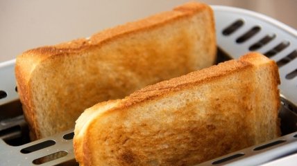Стало известно, какой вред организму могут нанести хлебные тосты