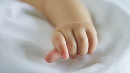 В Запорожье задержали пару, которая продала новорожденного ребенка
