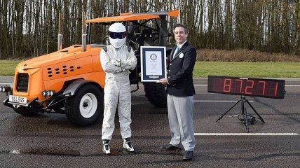 Пилот Top Gear развил такую скорость трактора, что попал в Книгу рекордов Гиннеса (Видео)