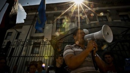 Журналисты устроили у Госдумы пикет против закона о клевете