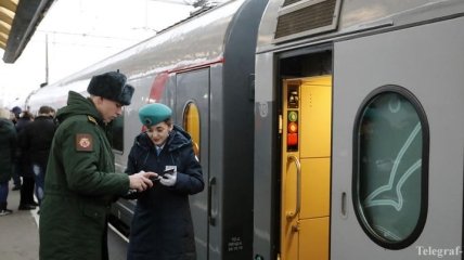 Украина открыла дело за проезд российского поезда по Крымскому мосту