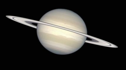 Ученые нашли следы жизни в спектре Сатурна