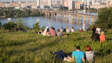 Украинцы будут отдыхать четыре выходных дня подряд