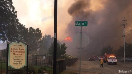 В Калифорнии бушуют лесные пожары: эвакуированы 80 тысяч человек
