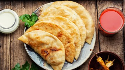 Чебуреки на заварном тесте (видео)