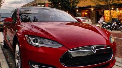 "Умным" автомобилем Tesla можно будет управлять без рук
