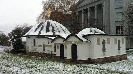 Киевсовет поддержал петицию о сносе часовни возле Десятинной церкви
