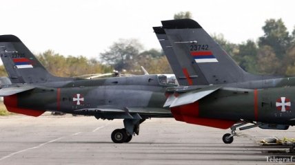 В Сербии по неизвестным причинам разбился военный самолет