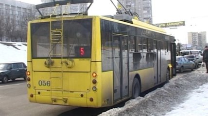 Все киевские троллейбусы в связи с погодой сбились с графика