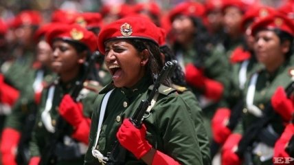 В Каракасе прошел военный парад в честь независимости Венесуэлы