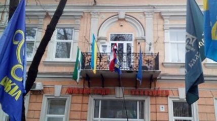 Срыв флага Венгрии на Закарпатье: полиция открыла уголовное дело