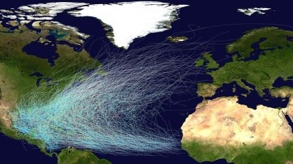На Атлантику надвигается мощный тропический шторм 