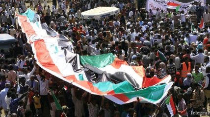 Протесты в Судане: Деятельность профсоюзов заморожена