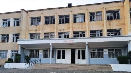 Сеть ужаснули фото разрушенной школы в Степанакерте