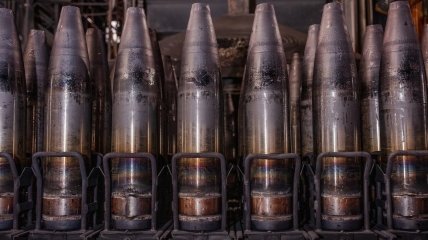 Захід збільшує виробництво снарядів: чи вистачить їх, щоб озброїти Україну