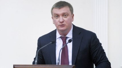 Петренко предлагает парламенту уволить 800 судей