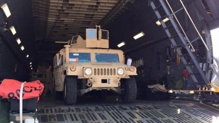 США передадут Украине еще 100 военных автомобилей HMMWV