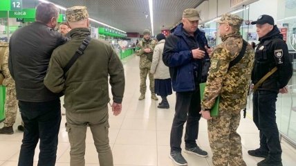 В Україні продовжили воєнний стан та мобілізацію до армії