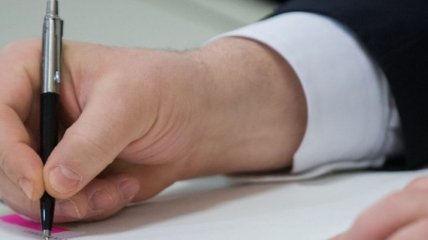 Порошенко подписал закон, ограничивающий давление силовиков на бизнес