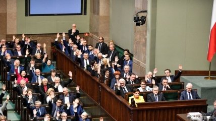 В Польше готовят поправки к скандальному закону об ИНП