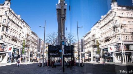 Огромные штрафы: власти Австрии запретят гражданам групповые прогулки