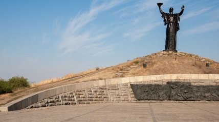 Пожар на Холме Славы чуть не испортил День города в Черкассах (Видео)