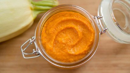 Ароматная и нежная по вкусу закуска из кабачков на зиму