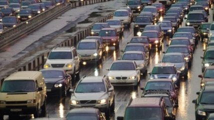 Массовые аварии после дождя: Киев стоит в пробках