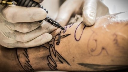Смешные татуировки, о которых многие жалеют