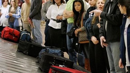Две авиакомпании подняли стоимость провоза багажа
