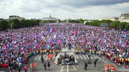 Во Франции массовые митинги против однополых браков
