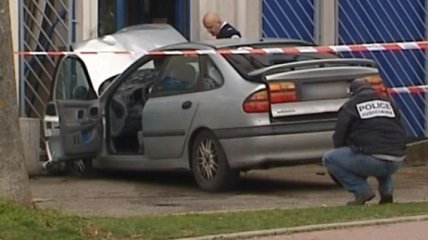 Во Франции водитель протаранил комиссариат полиции