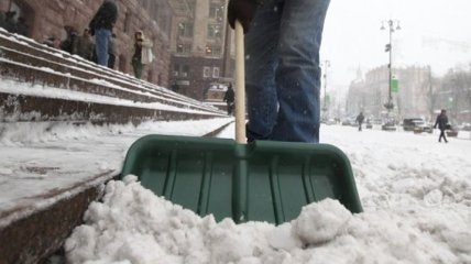 Коммунальщики ночью очистят Киев от снега