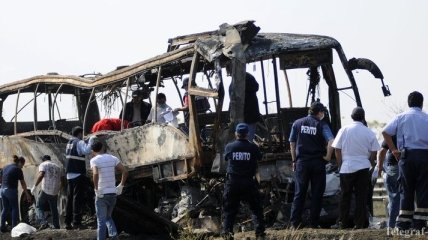 При столкновении поезда с автобусом в Мексике погибли 16 человек