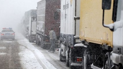 Снегопад привел к закрытию дорог из Грузии в Армению и Турцию 
