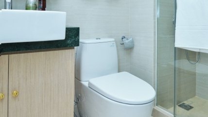 Як позбутися неприємного запаху в туалеті — лайфхак