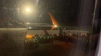 ГПСУ: Пассажиры с рейса Доха–Киев находятся в самолетах, потому что отказываются от обсервации