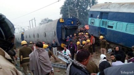 На юго-востоке Индии сошел с рейсов поезд, погибших уже 32